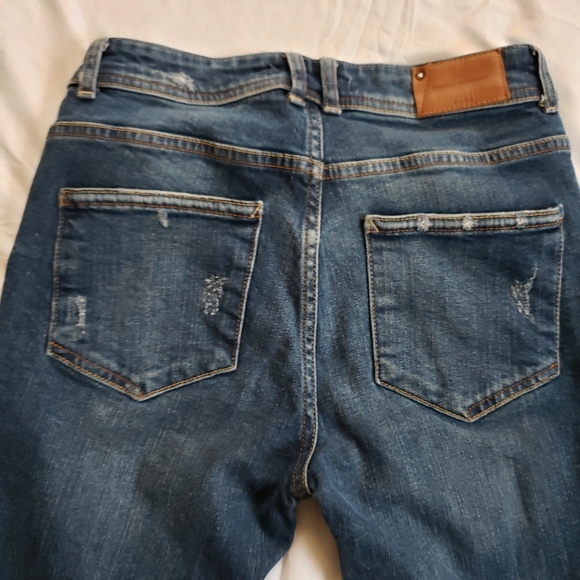 Zara Trafaluc dark wash distressed  jeans - Picture 4 of 15